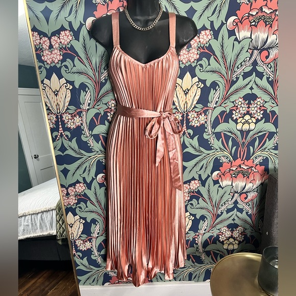 Pink Satan ribbed dress - Picture 2 of 4